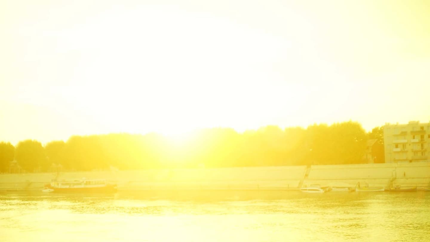 代表山本まりこがパリで撮影した作品です