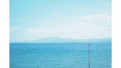 代表山本まりこが海まち二宮の海を撮影した作品です