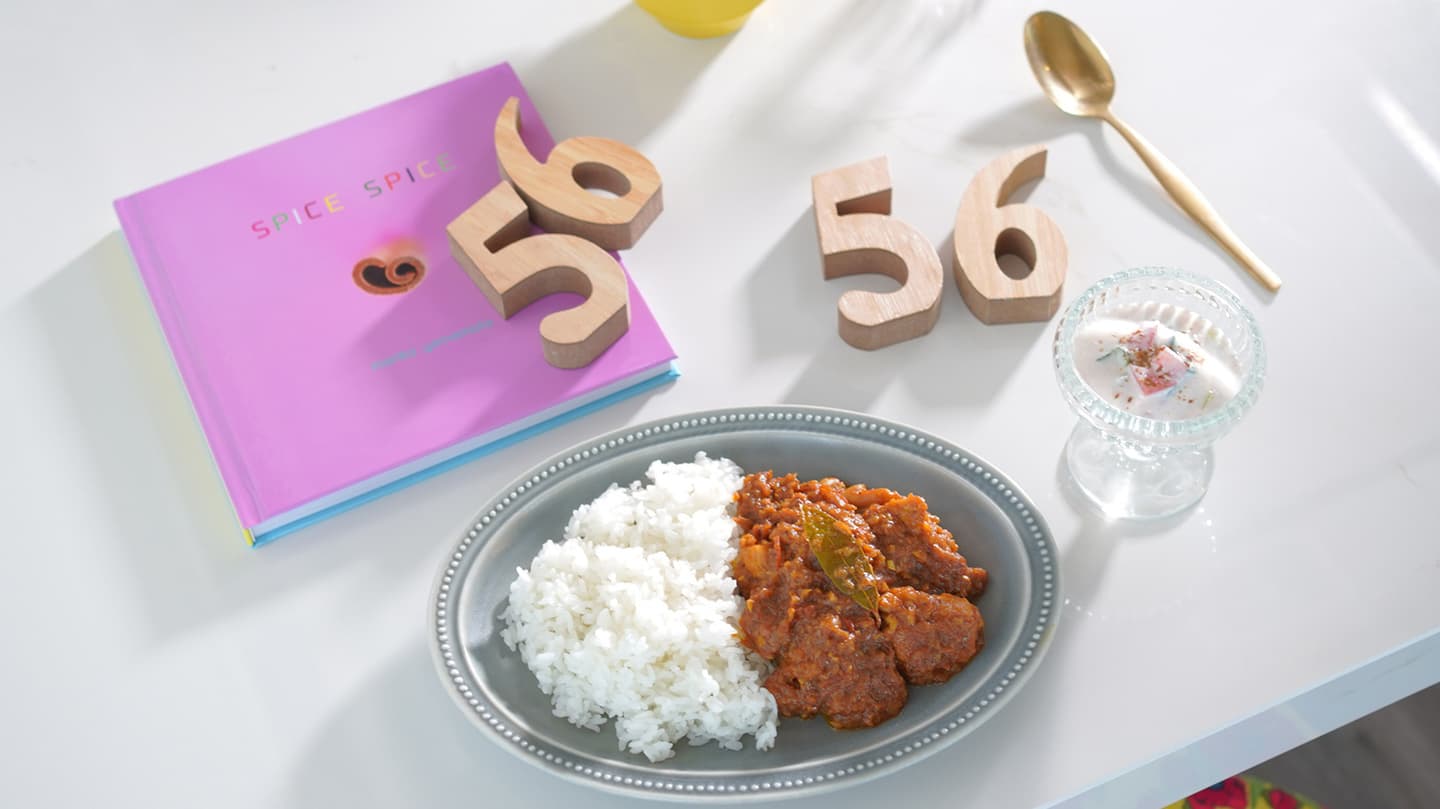 代表山本まりこがPSCのレッスンでオリジナルカレーを作りスタイリングして撮影した作品です